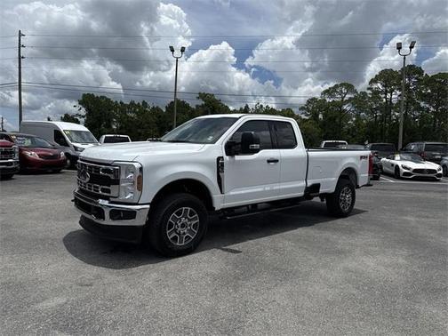 2025 Ford F-350 XLT