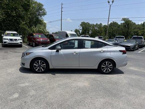2023 Nissan Versa 1.6 SV