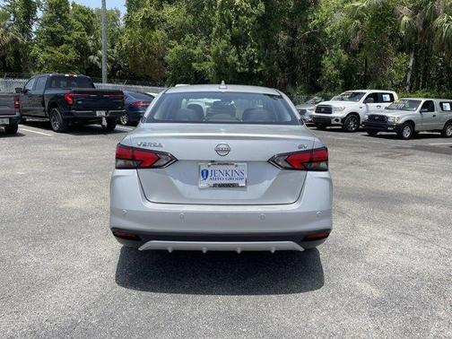 2023 Nissan Versa 1.6 SV