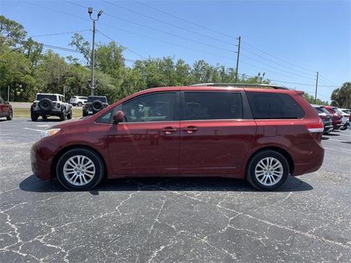 2013 Toyota Sienna XLE