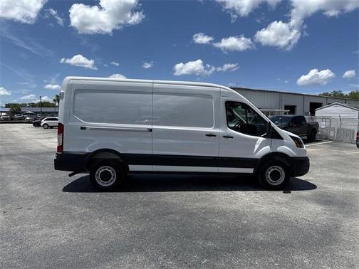 2025 Ford Transit-250 148 WB Medium Roof Cargo