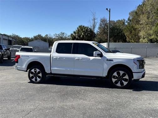 2025 Ford F-150 Lightning Platinum