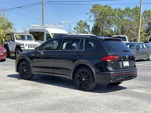2022 Volkswagen Tiguan 2.0T SE R-Line Black
