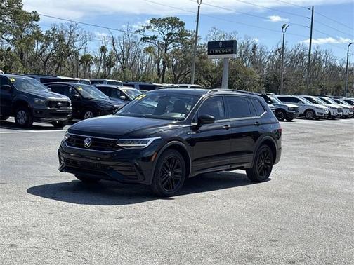 2022 Volkswagen Tiguan 2.0T SE R-Line Black
