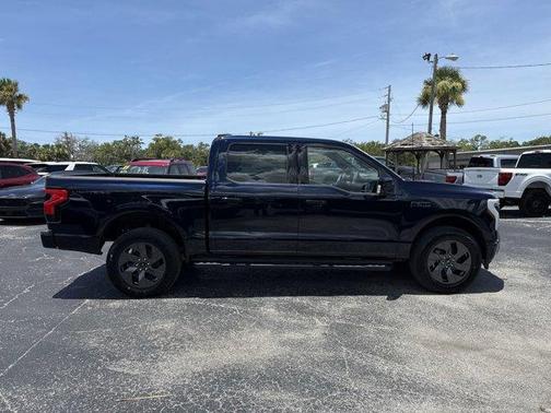 2025 Ford F-150 Lightning LARIAT