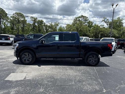 2025 Ford F-150 Lightning LARIAT