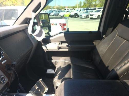 White Platinum Clearcoat Metallic 2016 Ford F-350 Lariat Super Duty