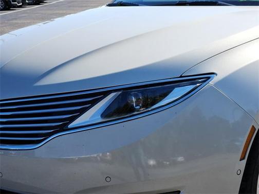 2015 Lincoln MKZ Hybrid Base