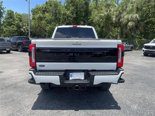 2025 Ford F-250 Platinum