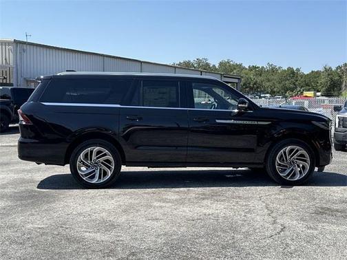 2025 Lincoln Navigator L Reserve