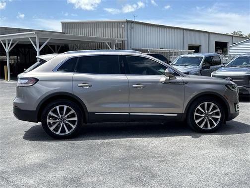 2019 Lincoln Nautilus Select