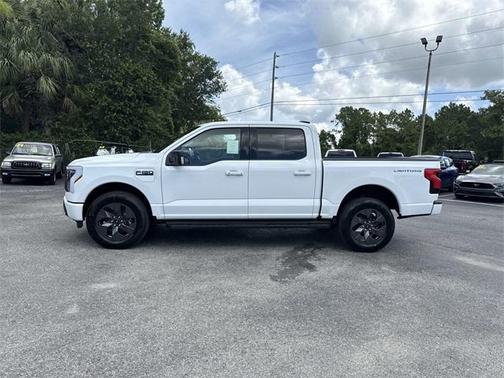 2025 Ford F-150 Lightning Flash
