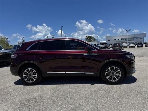 2022 Lincoln Nautilus Reserve