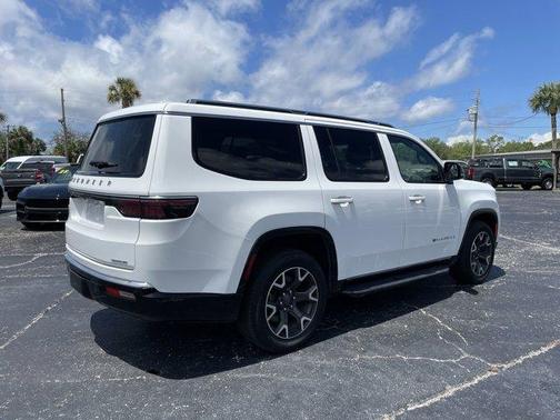 2023 Jeep Wagoneer Series III