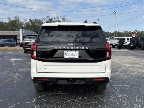 2025 Ford Expedition Active