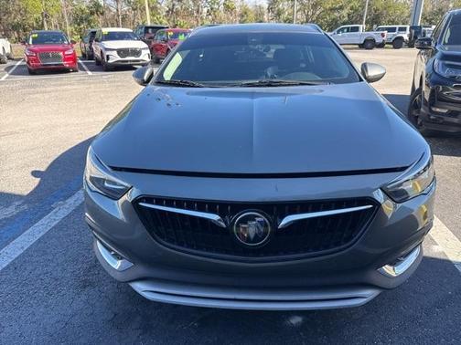 2018 Buick Regal TourX Essence
