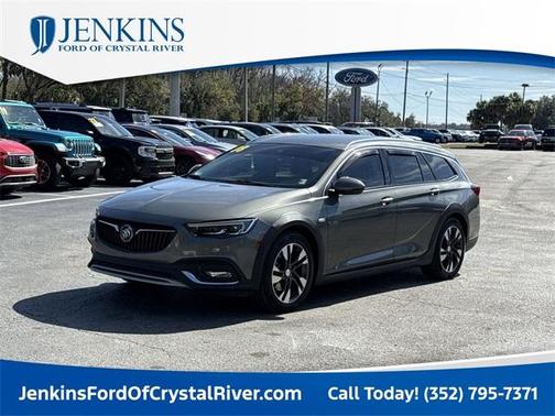 2018 Buick Regal TourX Essence