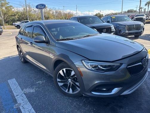 2018 Buick Regal TourX Essence