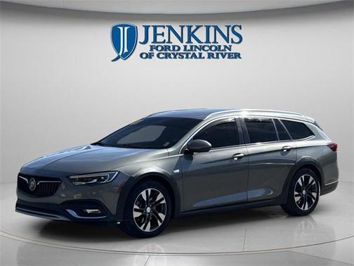 2018 Buick Regal TourX Essence