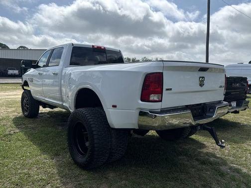 Bright White Clearcoat 2017 RAM 3500 SLT
