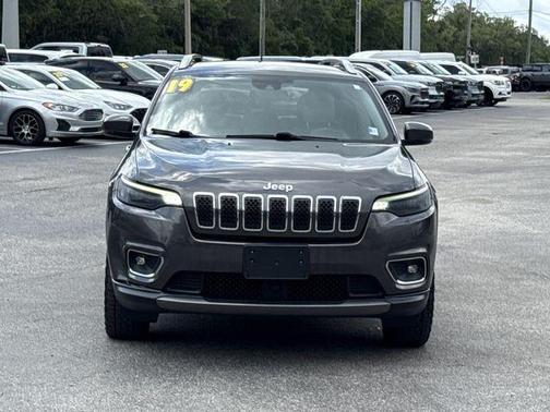 Granite Crystal Clearcoat Metallic 2019 Jeep Cherokee Limited