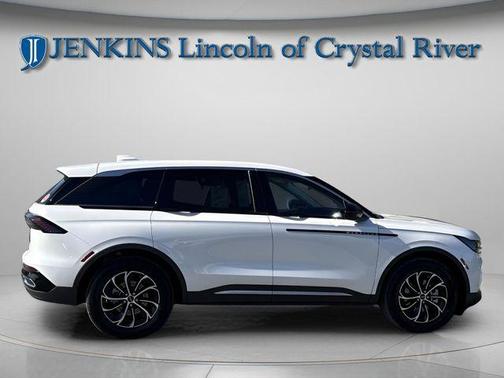 White Platinum Clearcoat Metallic 2026 Lincoln Nautilus Premiere
