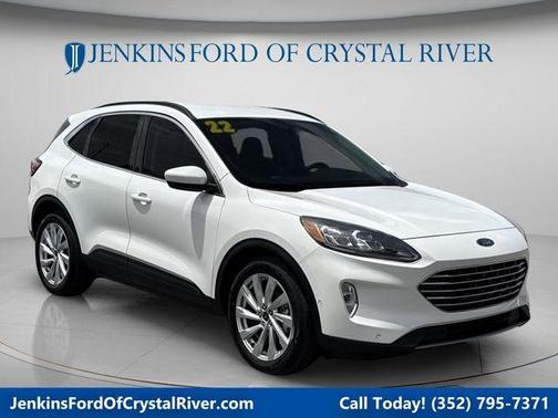 White Metallic 2022 Ford Escape Titanium Hybrid