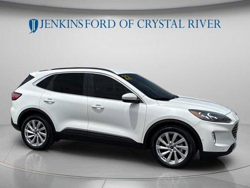 White Metallic 2022 Ford Escape Titanium Hybrid