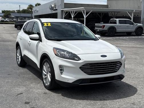 White Metallic 2022 Ford Escape Titanium Hybrid