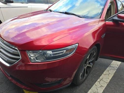 2015 Ford Taurus SEL