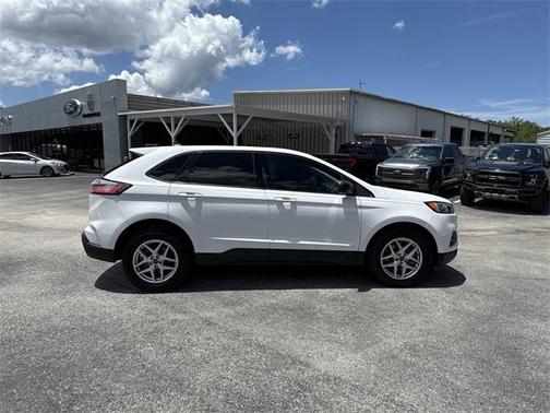 2021 Ford Edge SE