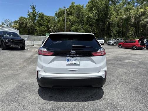 2021 Ford Edge SE