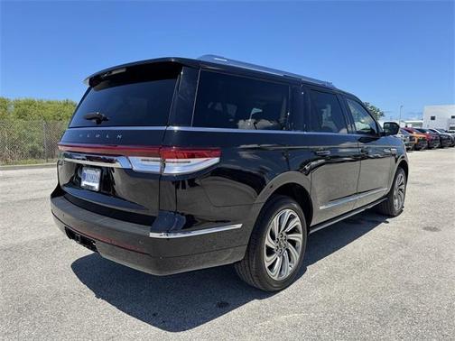 2024 Lincoln Navigator L Reserve