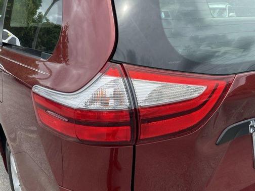 2015 Toyota Sienna L