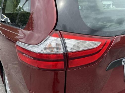 2015 Toyota Sienna L