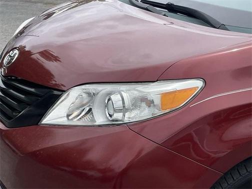 2015 Toyota Sienna L