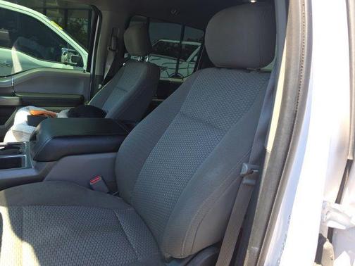 Oxford White 2017 Ford F-150 XLT