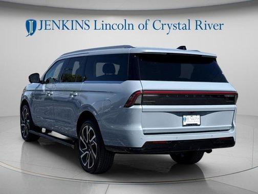 Gray Mist Metallic 2026 Lincoln Navigator L Reserve