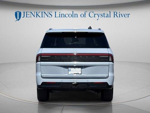 Gray Mist Metallic 2026 Lincoln Navigator L Reserve