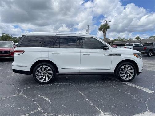 2022 Lincoln Navigator Reserve