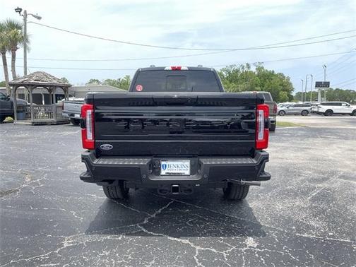 2025 Ford F-250 Platinum