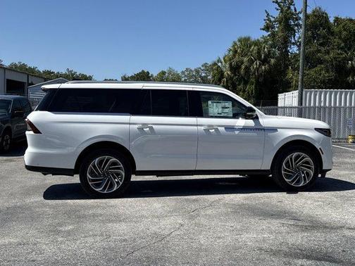 2025 Lincoln Navigator L Reserve