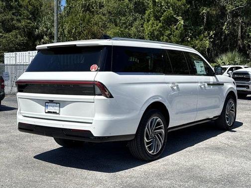 2025 Lincoln Navigator L Reserve