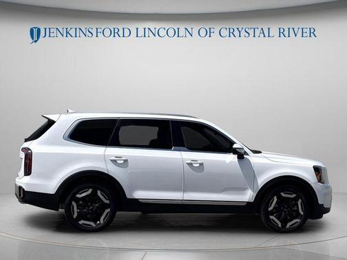 Glacial White Pearl 2024 Kia Telluride EX