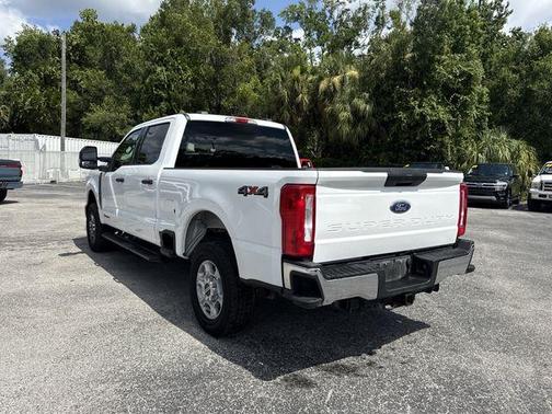 Oxford White 2025 Ford F-250 XLT