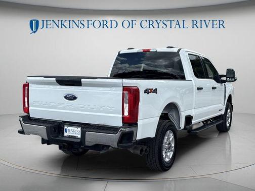 Oxford White 2025 Ford F-250 XLT