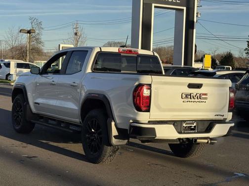 2023 GMC Canyon AT4