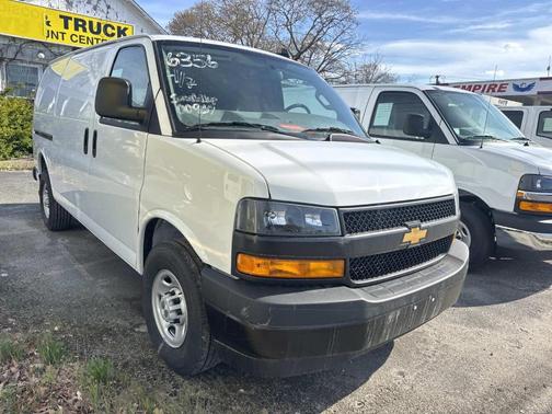 Summit White 2025 Chevrolet Express 2500 Work Van