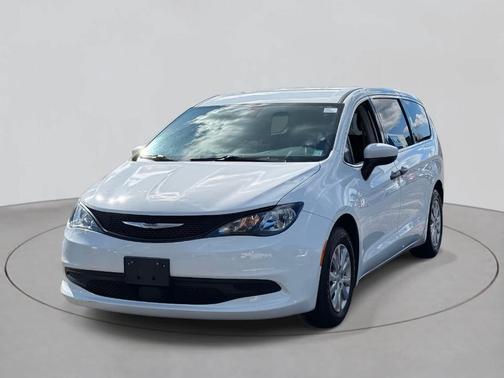 2021 Chrysler Voyager L