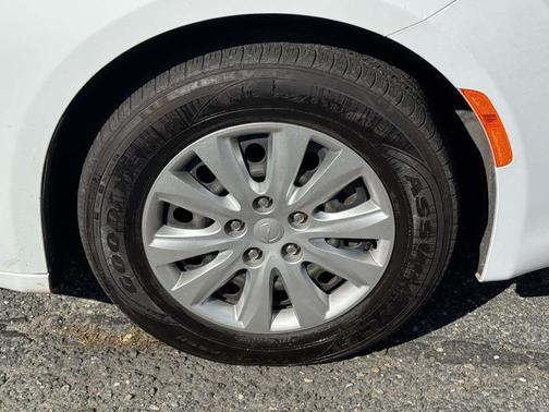 2021 Chrysler Voyager L